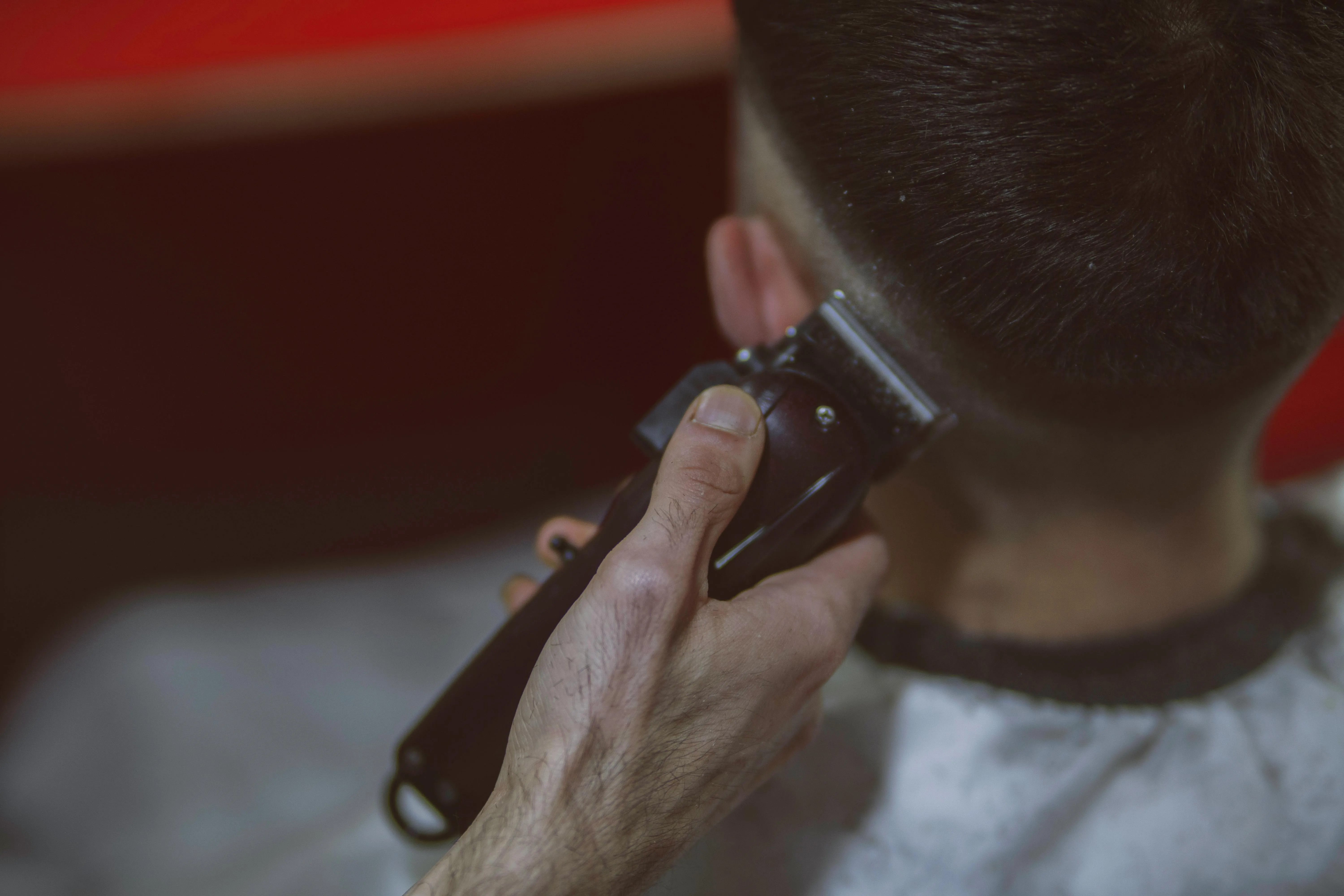 Чоловічі стрижки в Полтаві: популярні стилі та рекомендації