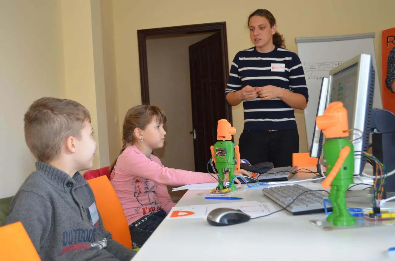 Школа моделювання "Robot School"